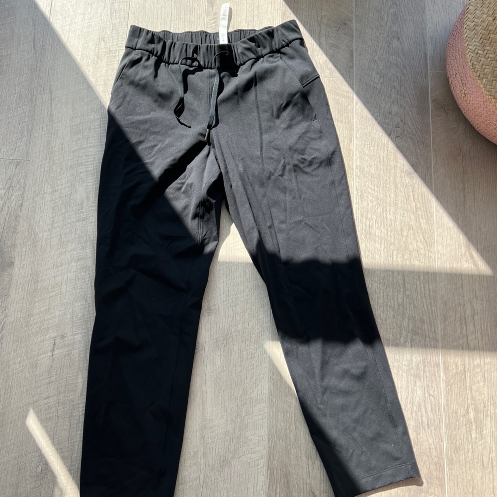 Lululemon on the fly pants sz 6